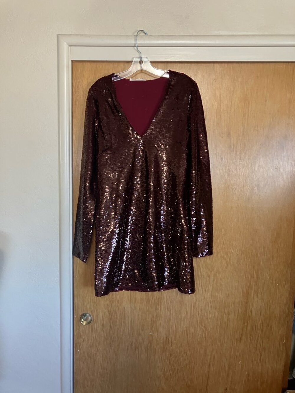 Maroon long-sleeve sequin mini dress by Blue Tassel